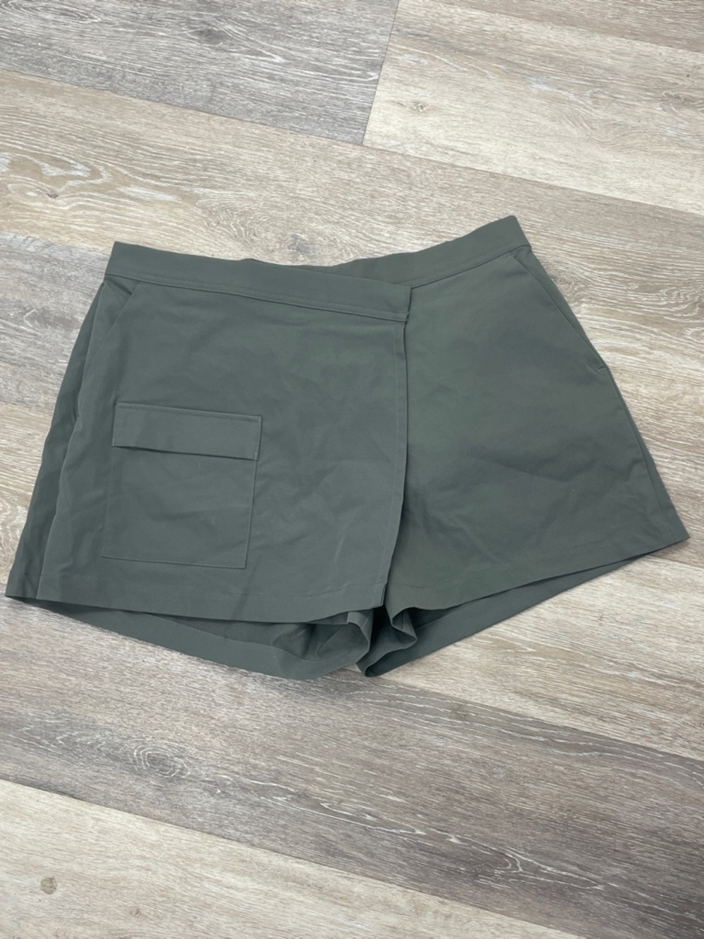 Avia Olive Green Hiking Skort with Built-In Shorts – Size Large (12-14)